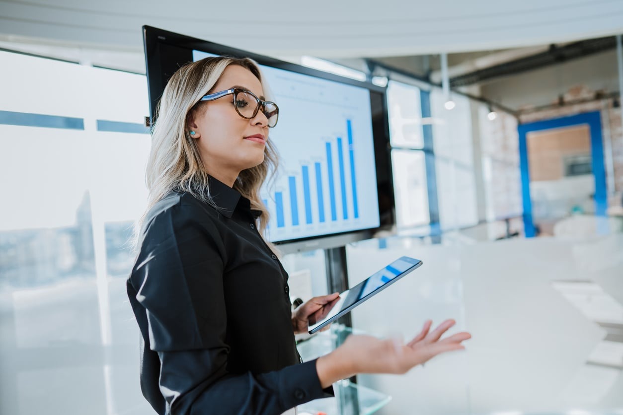 The Pros And Cons Of Outsourcing B2B Marketing
